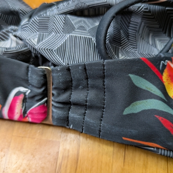 2/$25-Quintsoul Floral Bikini Twist Top Adjustable Straps & Low-rise Bottoms - Picture 11 of 15